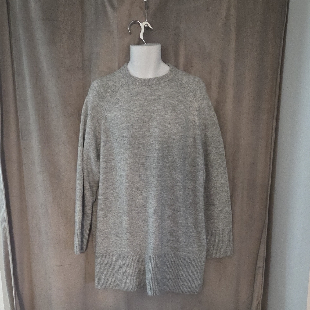 NWT XXL Divided Light Gray Women's Crew Neck Sweater